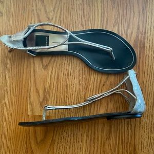 Dolce Vita Silver And Black Goddess Flat Sandals Size 8